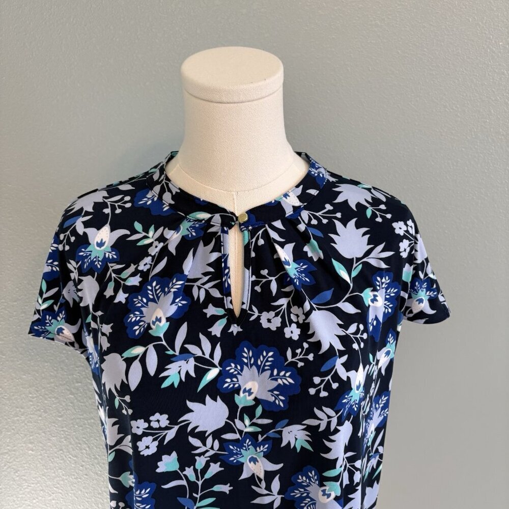 Liz Claiborne Women's Large Blue Floral Soft Stretch Work Causal Cap Sleeve Top - Picture 3 of 9